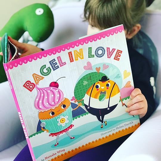 https://thebabybookwormblog.wordpress.com/2018/01/01/bagel-in-love-natasha-wing/