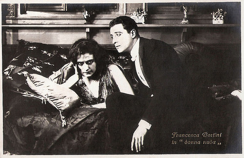 Francesca Bertini and Angelo Ferrari in La donna nuda (1922)