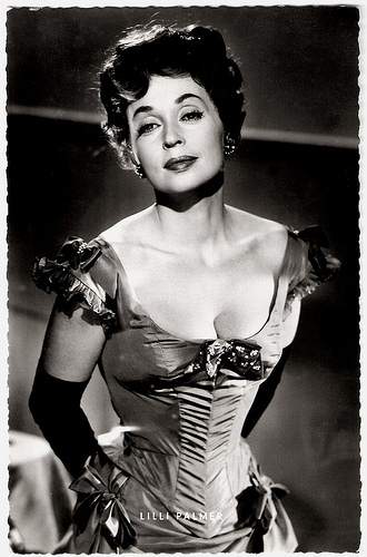 Lilli Palmer in Eine Frau die weiss was Sie will (1958)