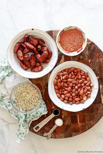 These bliss balls are made with dates, cacao, almonds, vanilla, and hemp.