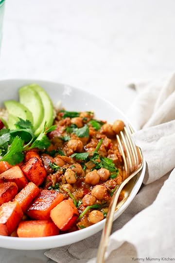 Chickpeas and an Indian spiced sauce come together to create such a delicious and easy vegan meal.