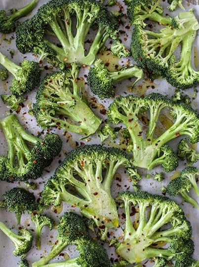 best roasted broccoli with goat cheese drizzle I howsweeteats.com #broccoli #roasted #goatcheese #spicy #lemon