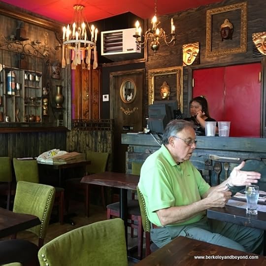 interior of Sompong Thai in Jackson Heights, Queens, NYC