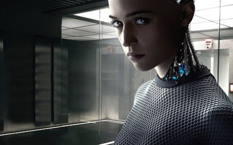 ex_machina_2015_movie-wide_t958