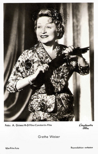 Grethe Weiser in Die Sieben Kleider der Katrin (1954)