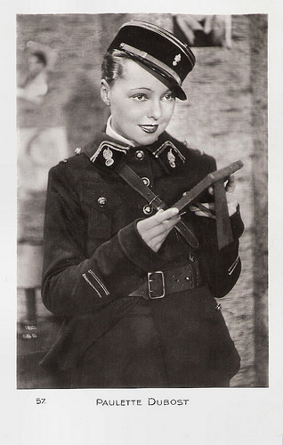Paulette Dubost in La caserne en folie (1935)
