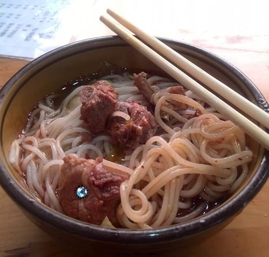 3 Pai Gu Xian Mian, Amazing Chinese Foods, Chinese Food Easy, Chinese Food Dumplings, Chinese Food Authentic, Chinese Food Noodles, Survive Travel