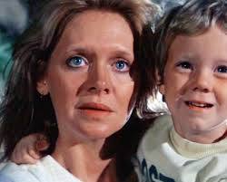 Melinda Dillon as the mom in 