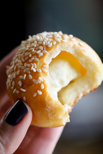 Easy, homemade, mini stuffed bagel balls filled with cream cheese! This copycat Bantam Bagels recipe is made with no yeast, no boiling, no fancy mixer!