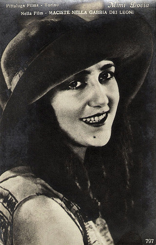 Mimi Dovia in Maciste nella gabbia dei leoni (1926)