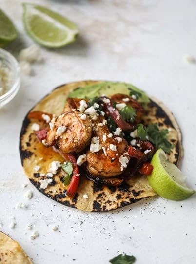 adobo shrimp fajitas I howsweeteats.com #shrimp #fajitas #tacos
