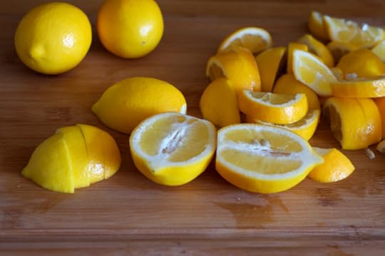 Sliced lemons for lemon confit