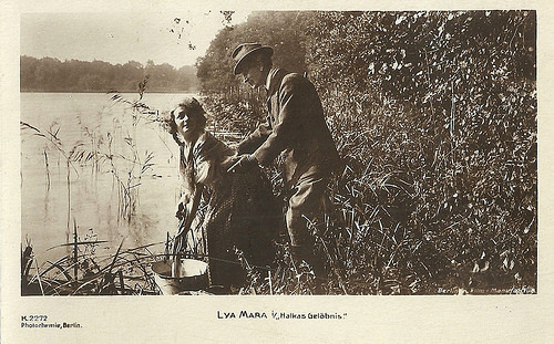 Lya Mara in Halkas Gelöbnis