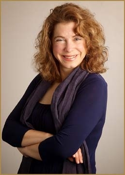  Mary Sharratt 