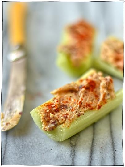 50 Easy Vegan Recipes for Beginners! Breakfast, snacks, mains, and desserts. All super easy and quick. Perfect for new cooks and new vegans. #itdoesnttastelikechicken #veganrecipes #vegan #easyvegan