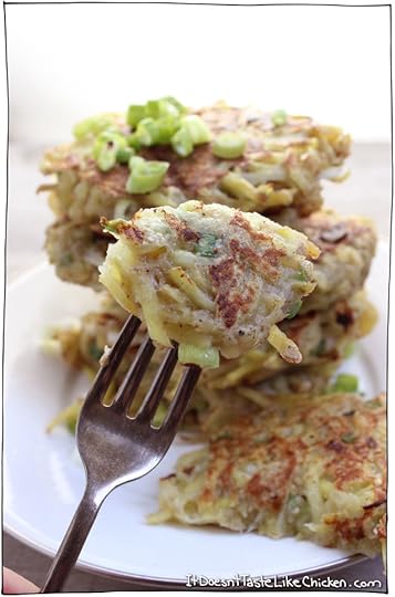 50 Easy Vegan Recipes for Beginners! Breakfast, snacks, mains, and desserts. All super easy and quick. Perfect for new cooks and new vegans. #itdoesnttastelikechicken #veganrecipes #vegan #easyvegan