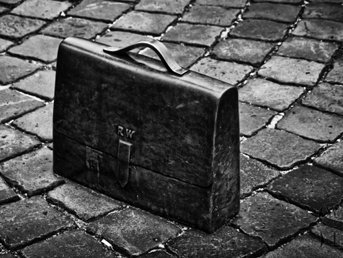 Close the Briefcase