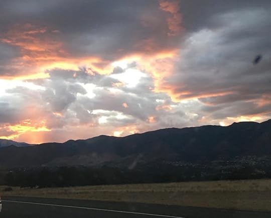 The sky was more and more beautiful as it progressed into the full day, just like our lives.