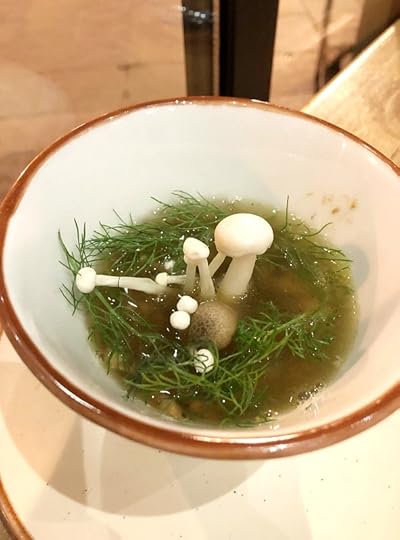 4 Tips for Eating Healthy While Traveling (and our favorites in London and Paris)