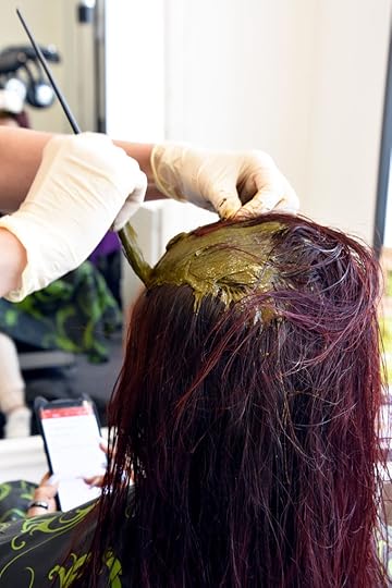 merilin-taimre-paljas-porgand-waku-organics-radico-hair-taimne-vegan-looduslik-puhas-juukse-värv-värvimine-juusteakadeemia-juuksur-kahjustatud-terved-puhas