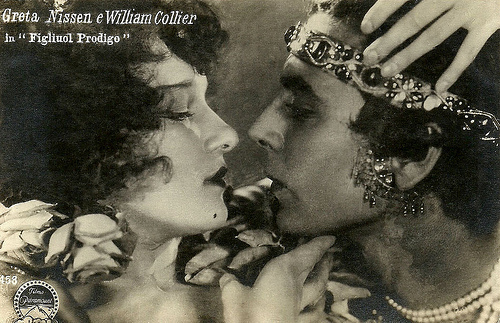 Greta Nissen and William Collier in The Wanderer (1925)