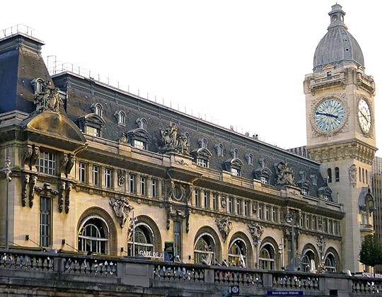 Paris train station