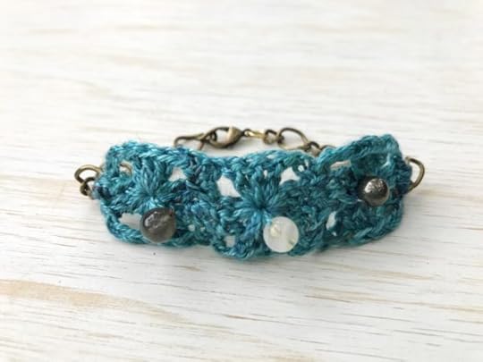 How to crochet beaded bracelets with Vickie Howell #crochet #howto #braceletpattern #beadedbracelet #gemstonebracelet #citrine #moonstone #labradorite #pyrite #silk #tencel