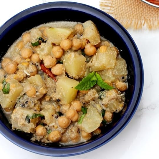 Peper Jhal – Green Papaya with chickpeas in a poppyseed sauce