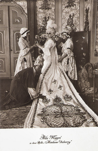 Pola Negri in Madame Dubarry