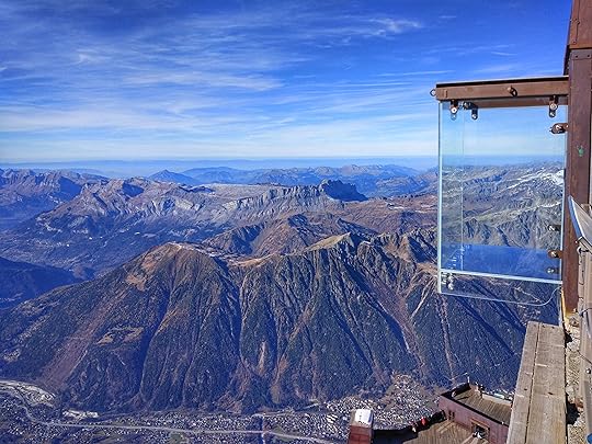  glass-bottomed observation decks