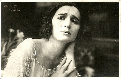 Paula Pô in Favilla