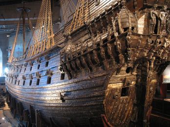 800px-Vasa_from_port2