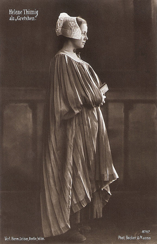Helene Thimig in Faust (1920)