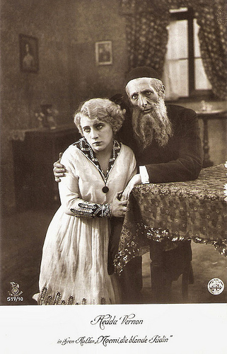 Hedda Vernon in Noemi, die blonde Jüdin.