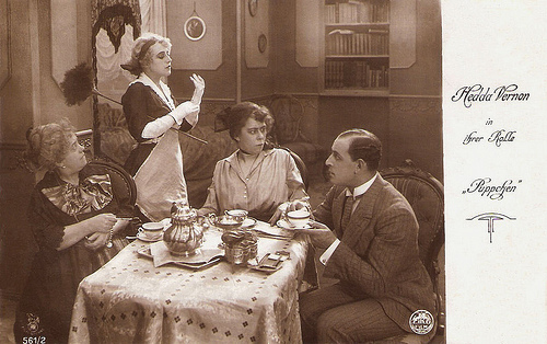 Hedda Vernon in Puppchen (1918)