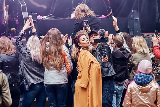 jaanipäev-paljas-porgand-merilin-taimre-roomet-poom-helen-pihlak-festival-meik-pühajärve-sky-plus-raadio-kontsert-vlog-intervjuu