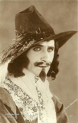 Jean Yonnel as D'Artagnan in Vingt ans après
