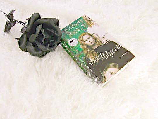 Gillian Flynn Sharp Objects