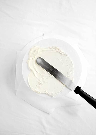 DIY Wedding Cake decorating from The Fauxmartha