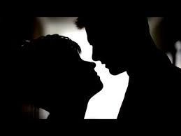 kissing silhouette