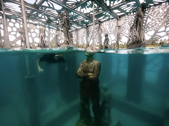 Underwater sculpture in Maldvies museum
