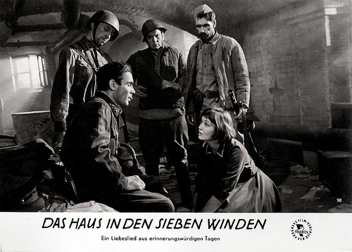Larisa Luzhina in Na semi vetrakh (1962)