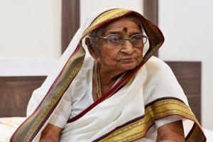 Hansubai Patil, Bhavani Nagar, Sangli, Toofan Sena, Prati Sarkar, Nana Patil, Mandovi, Bapu Lad, Mahatma Gandhi, Jyotiba Phule, Yede Machchhindra, Karad, Vangi