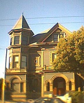 030301gold_house.JPG