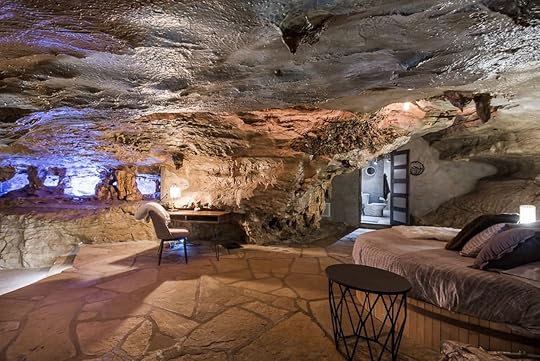 Cave accommodation in the Ozark Mountains in Arkansas
