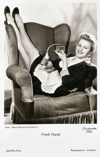 Friedl Hardt in Hurra - ein Junge (1953)