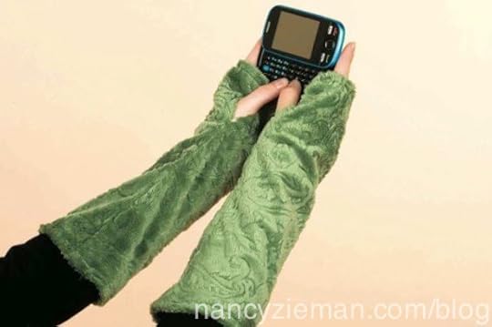 Nancy Zieman Sewing With Nancy Texting Gloves Fast and Fleecy Accessories