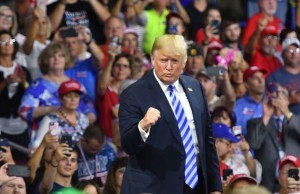 TOPSHOT-US-POLITICS-TRUMP-RALLY