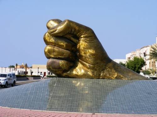  photo JeddahSculpture_zps641dfda7.jpg