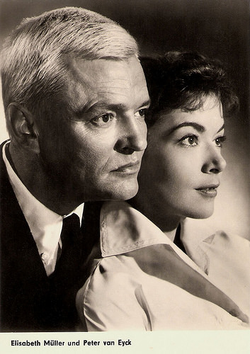Elisabeth Müller and Peter van Eyck in Dr. Crippen lebt (1958)
